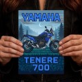 Plakat-metalowy-Yamaha-Tenere-700-Retro-Pixel-Art S.jpg